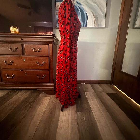 NWOT Cabi Viviene Siren Wrap Dress Size M #5771 Red leopard Print Dress - Picture 6 of 15
